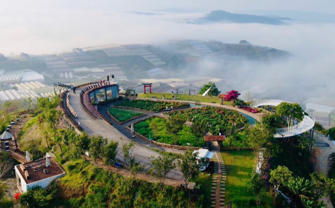 Lời Của Gió có gì? Săn hoàng hôn ở Xóm Lèo